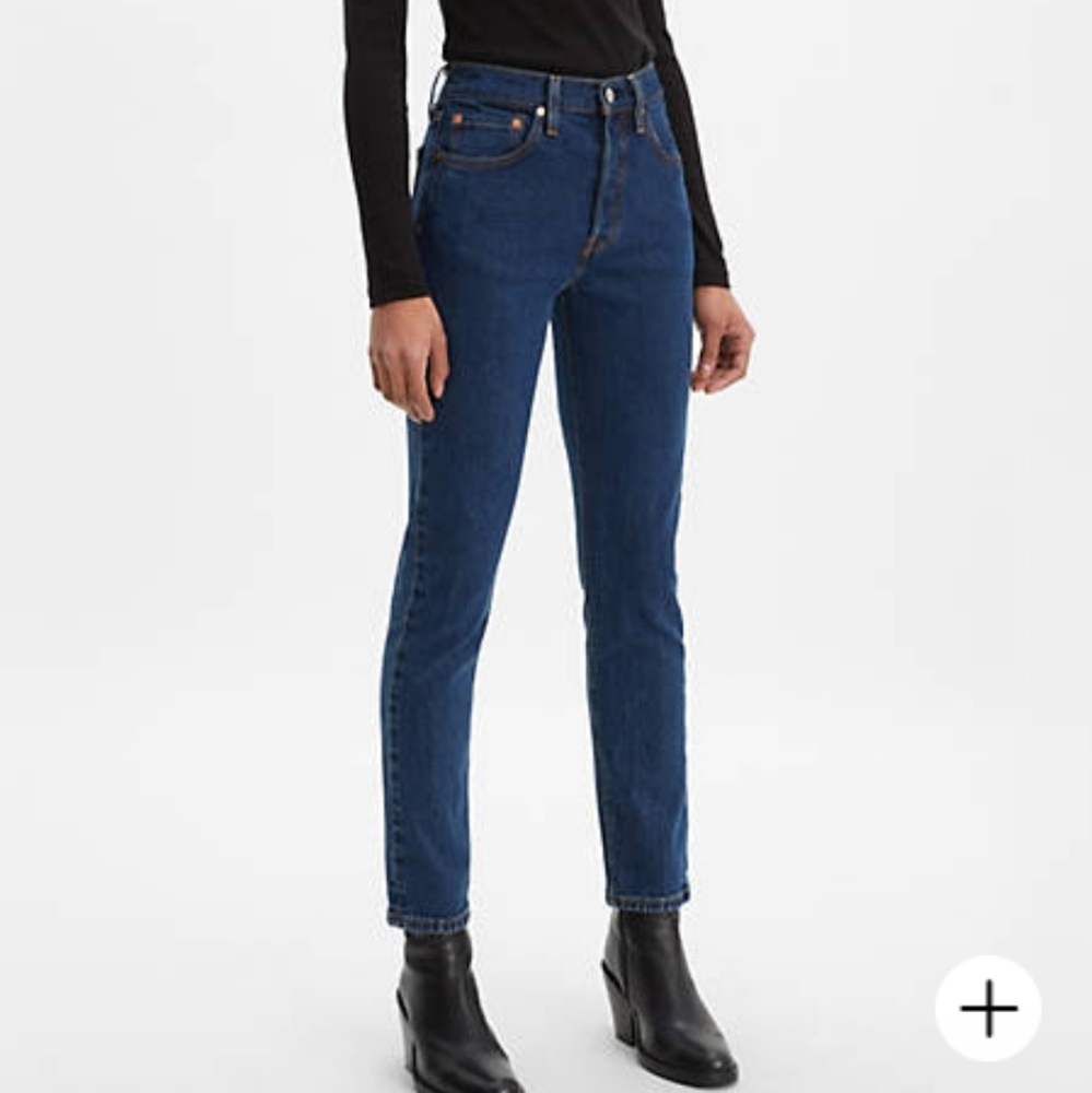 Levi's 501 Women's Dark Wash Skinny Jeans. 28